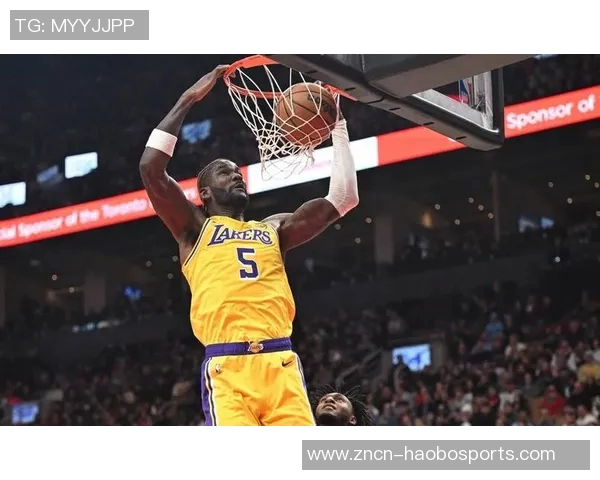 东契奇盛赞詹姆斯重振比赛风采其高效表现令人叹服无所不能